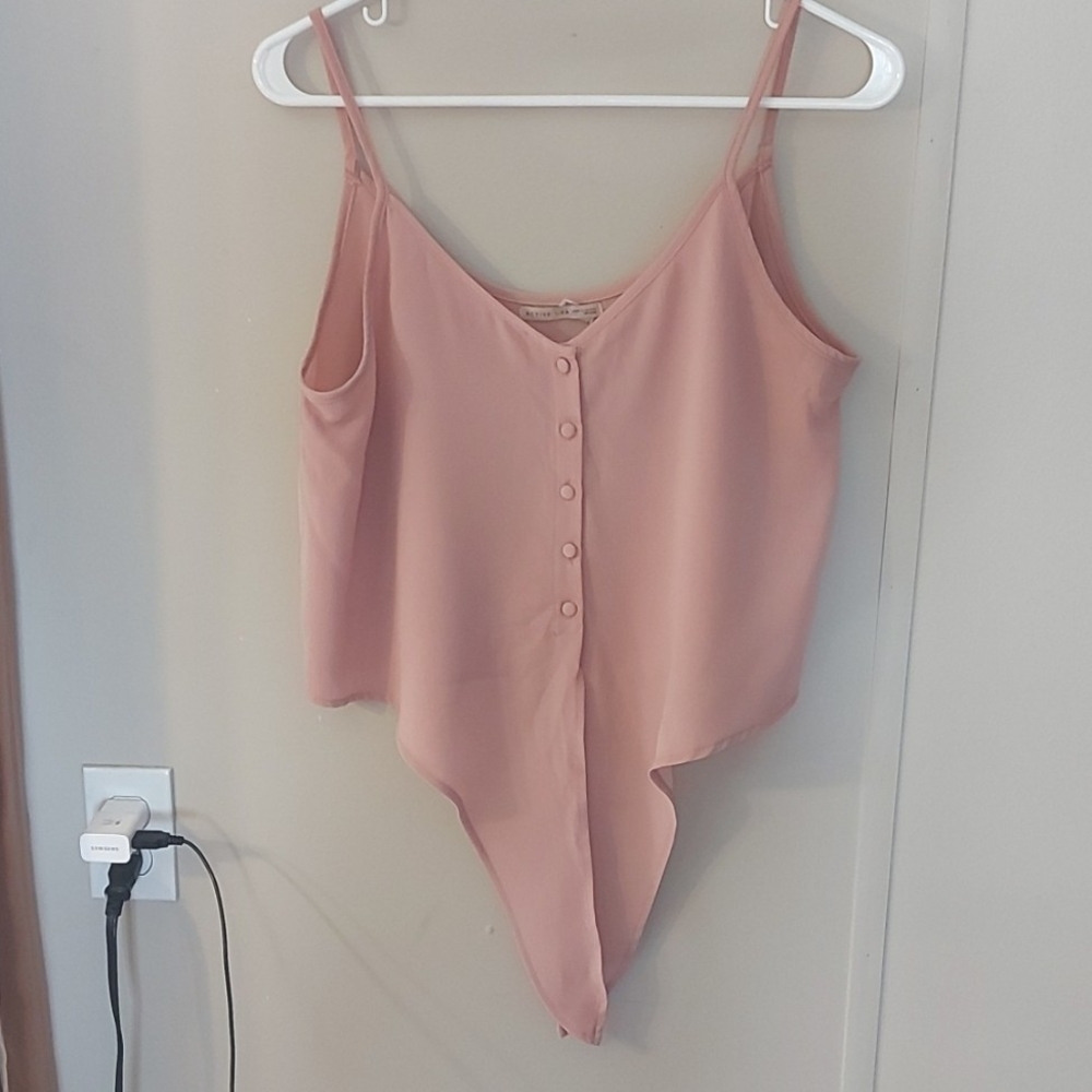 Rosy pink crop top with front tye